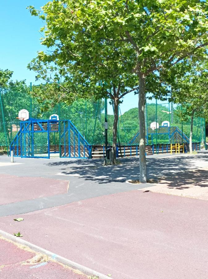 דירות אגדה Lara 3 - T2 Loggia Piscine 2 Lits Doubles Parking Pres Du Centre-Port Et Ile Loisirs מראה חיצוני תמונה